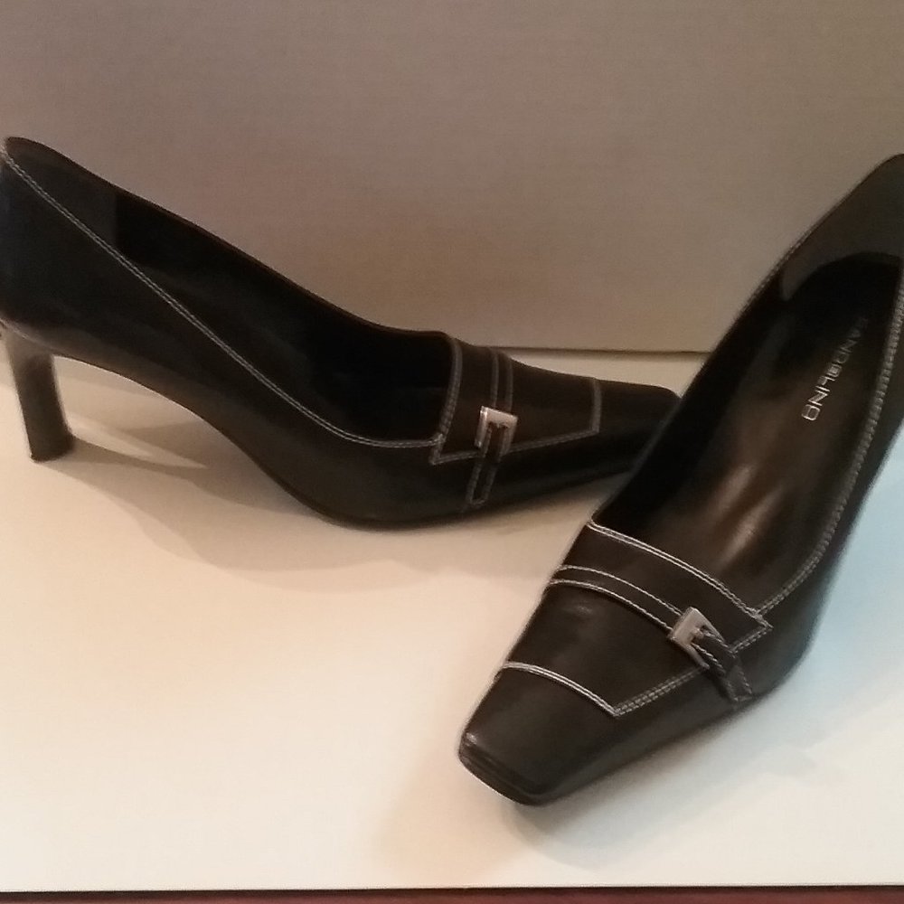 Bandolino Black Pumps